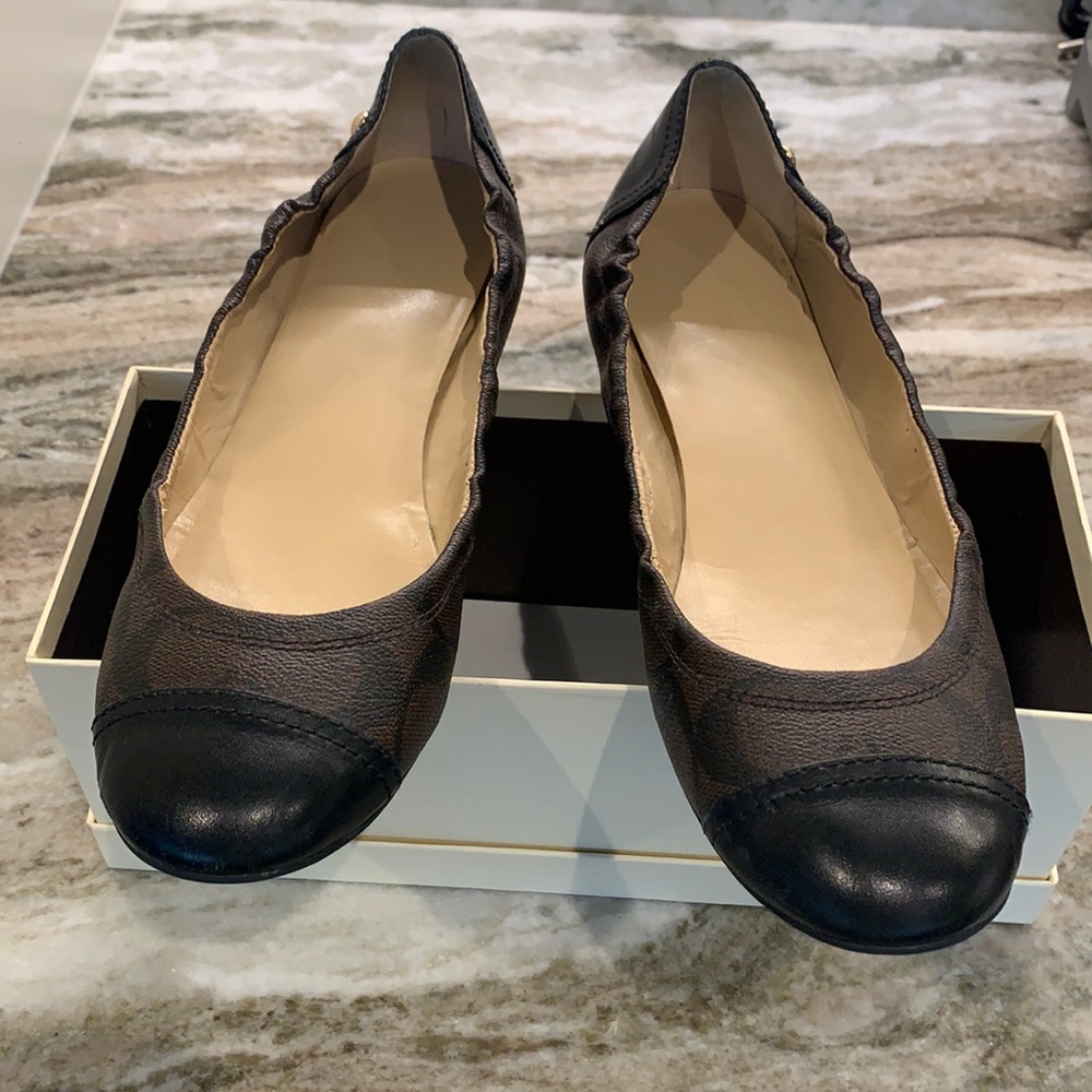 Authentic Coach Signature Flats